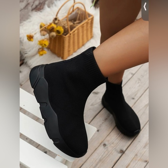 Black snickers - Picture 1 of 5